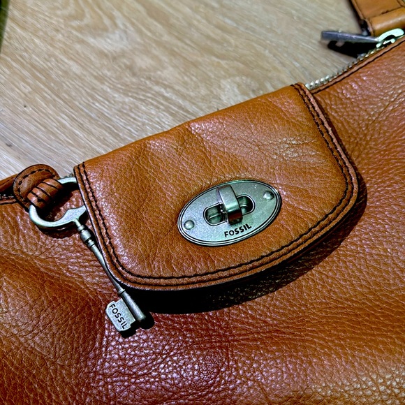 Vintage Fossil Marlow Leather Crossbody - Picture 2 of 6